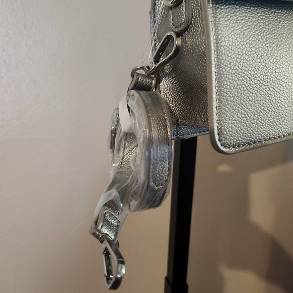 CXL by Christian Lacroix Metallic Hand/Crossbody Bag - Picture 4 of 10